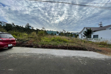 BÁN ĐẤT MẶT TIỀN HẺM CHÍNH LÝ CHÍNH THẮNG PHƯỜNG 2 TRUNG TÂM BẢO LỘC – DT 7.7X49 NỞ HẬU – CÓ 234M² THỔ CƯ – GIÁ CHỈ 3.5 TỶ