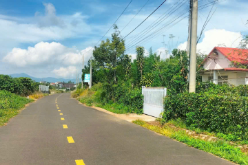 CẦN TIỀN GẤP BÁN NHANH LÔ PHÙNG HƯNG LỘC TIẾN- GIÁ : 1TY80 TRIỆU- DIỆN TÍCH : 2.4S THỰC TẾ 2.8 S VỚI 14 MT ĐƯỜNG NHỰA THẾ ĐẤT CỰC ĐẸP