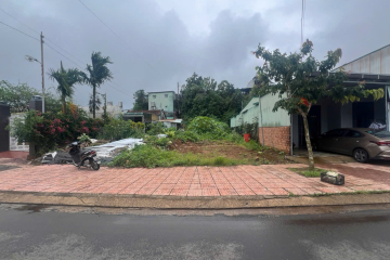 BÁN NHANH TRẢ LÃI NGÂN HÀNG LÔ ĐẤT MẶT TIỀN ĐƯỜNG NGUYỄN CHÍ THANH PHƯỜNG 2 - DT 7X30 SẴN 140MTC - GIÁ GIẢM TỪ 5,6 TỈ CÒN 3TỈ850 BUÔNG SỔ 