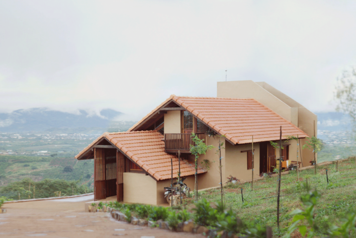 Tin tức bất động sản Bảo Lộc Lâm Đồng: Kiến trúc tự cung tự cấp: khi cuộc sống gói gọn trong nhà gỗ 50m2 giữa đại ngàn Di Linh