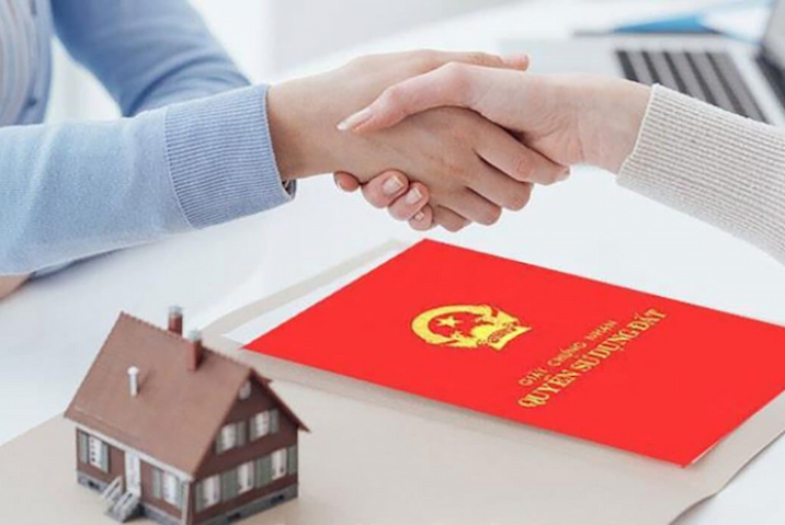 Sổ Đỏ Đang Thế Chấp Có Tách Thửa Được Không? Tất Cả Những Điều Bạn Cần Biết