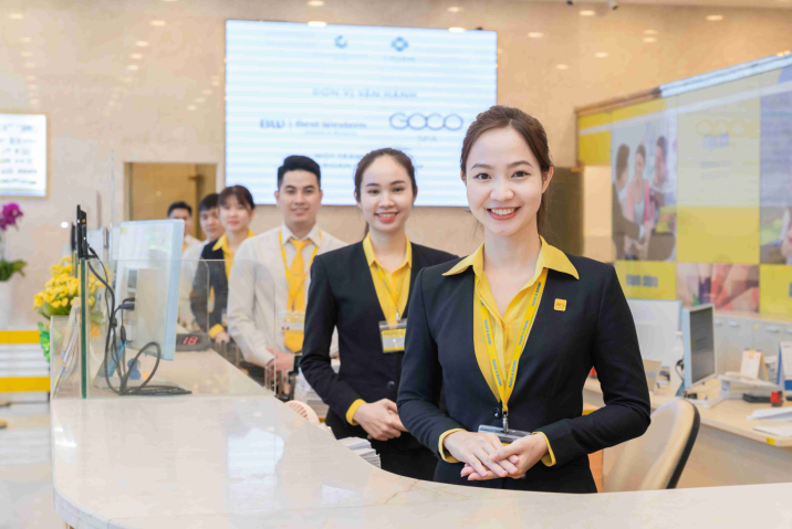Đôi Dép Bảo Lộc và Nam Á Bank-tay trái tay phải   