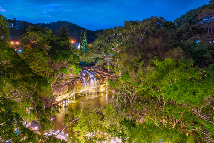 Tập Đoàn Đôi Dép – Hệ Sinh Thái Kinh Doanh Độc Đáo tại Việt Nam