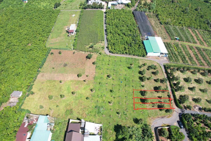 Bán 3 lô nền liền kề ngay trường học Phạm văn Đồng Lộc Thành. Cách ql55, nhà thờ, chợ có 200m. Khu dân cư đông đúc an ninh.