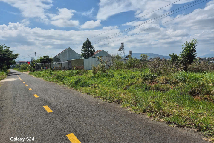 BÁN NHANH 2 LÔ ĐẤT LIỀN KỀ ĐÓNG TIỀN HỌC CỦA CON DU HỌC MỸ- MẶT TIỀN 75 TRẦN TẾ XƯƠNG, XÃ DAMBRI, TP BẢO LỘC - 5 X 42 ( 80M2 THỔ CƯ ) - GIÁ 1 TỶ 250/ LÔ ( 2 LÔ LIỀN KỀ )