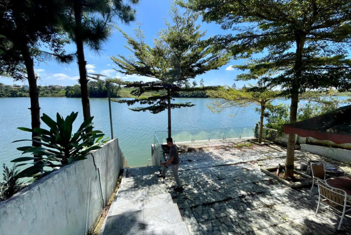 Mua đất thổ cư Bảo Lộc – nhà vườn giáp hồ 7 mẫu, 2 mặt tiền hồ, phù hợp homestay
